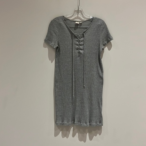 Roxy gray ribbed lace up dress. Size M - Picture 2 of 6